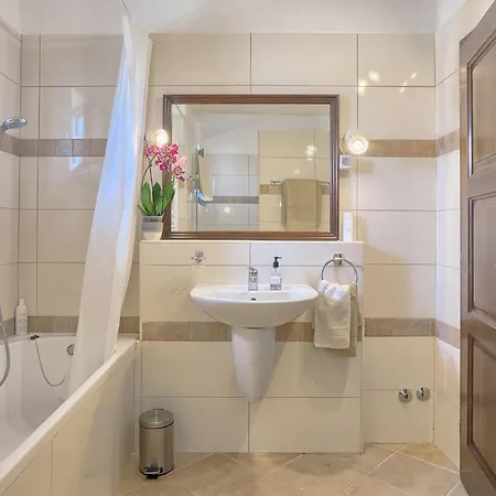 2 Bedroom Cozy In Casa de Férias