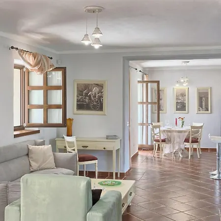 2 Bedroom Cozy In *