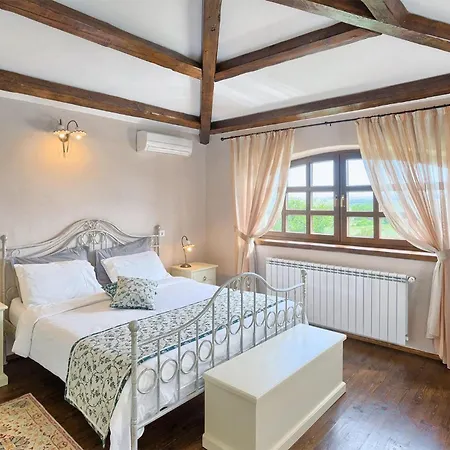 2 Bedroom Cozy In Casa de Férias