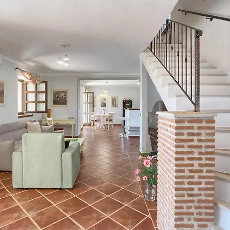 2 Bedroom Cozy In Casa de Férias