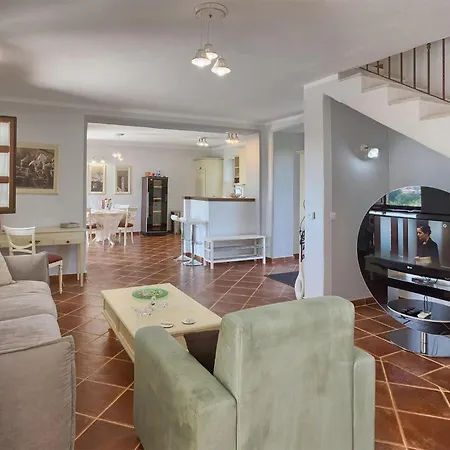 Casa de Férias 2 Bedroom Cozy In Baldaši