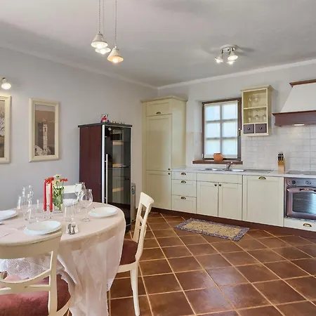 2 Bedroom Cozy In Baldaši
